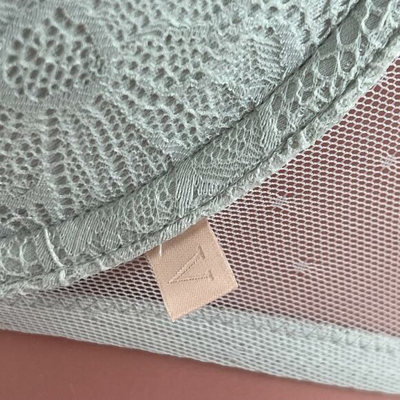 Victoria's Secret Racerback Front Closure Lined Padded Green Demi Bra  Size 32DD - Picture 5 of 10